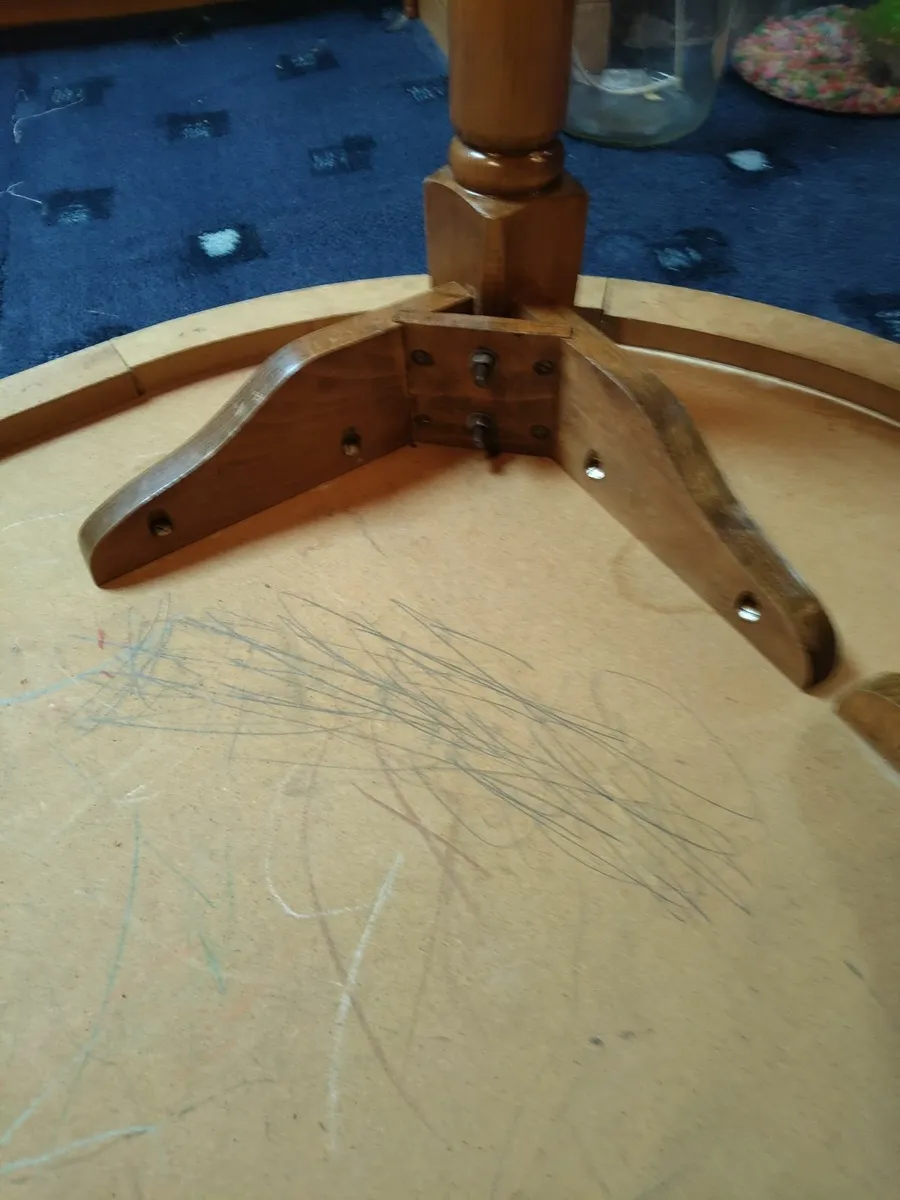 Free dining table - Image 4