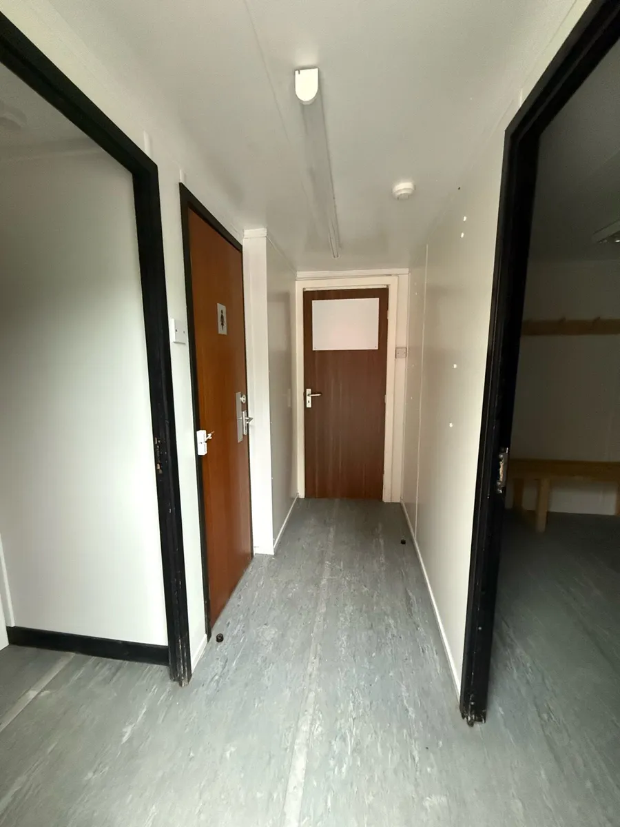 Toilet block/ drying room - Image 3