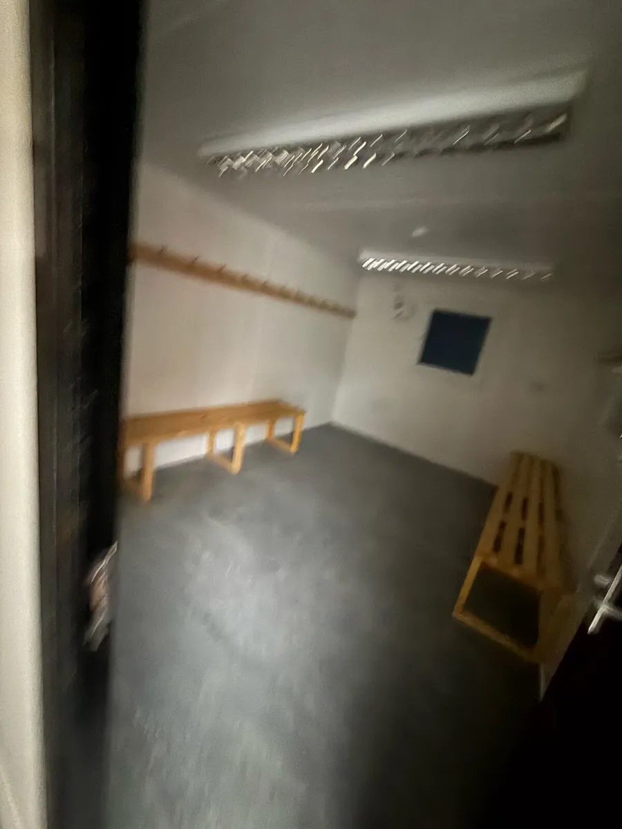 Toilet block/ drying room - Image 4