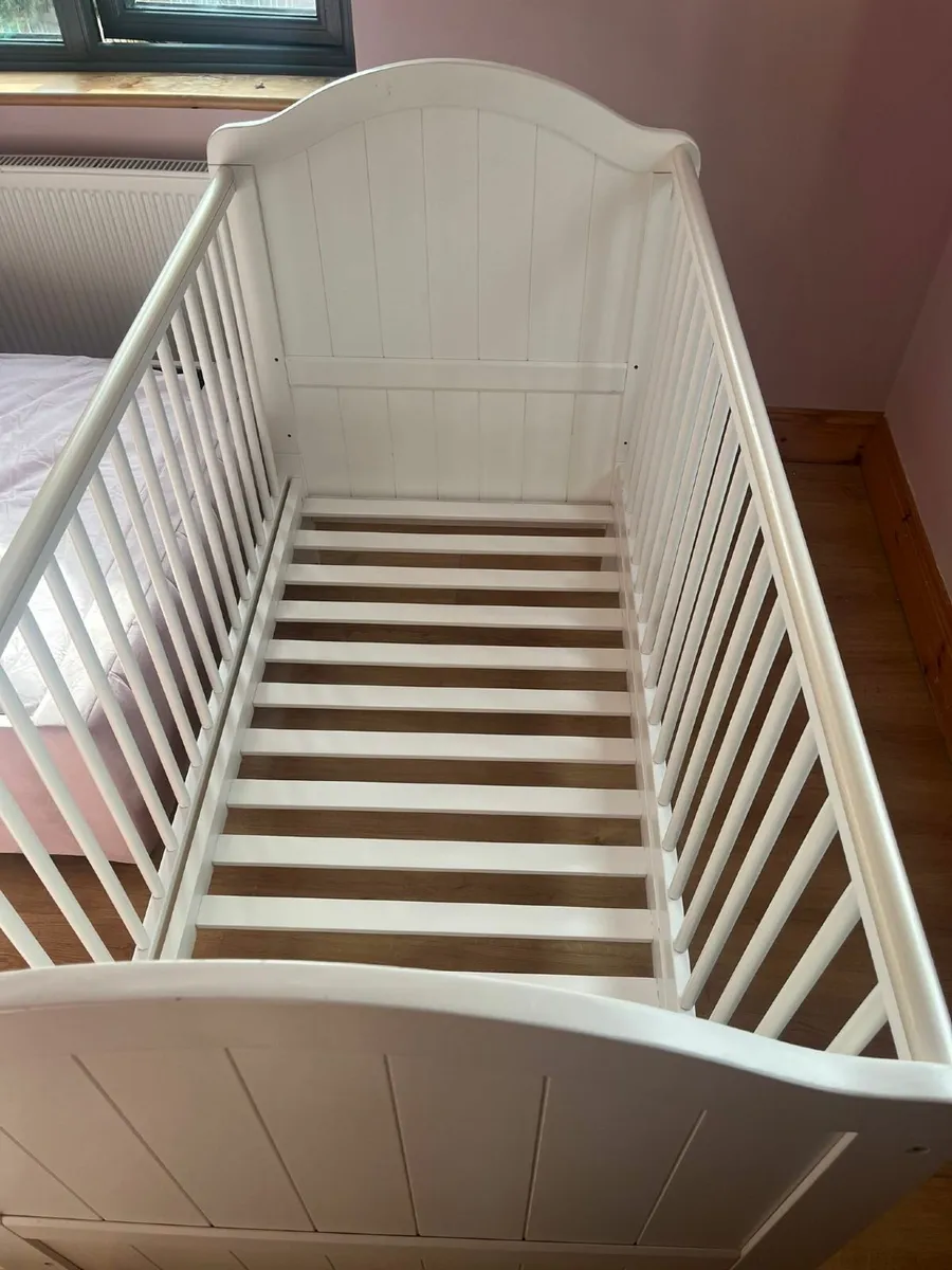 Cot bed - Image 1