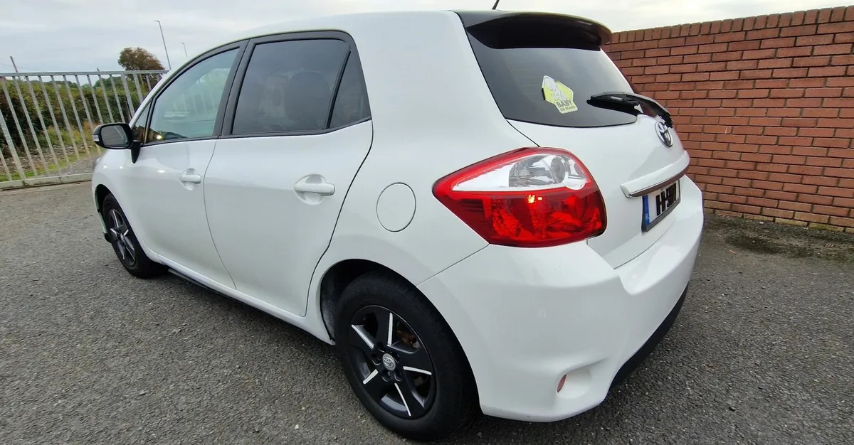Toyota Auris 2011, 1.8Hybrid, NEW NCT, €5900 - Image 1