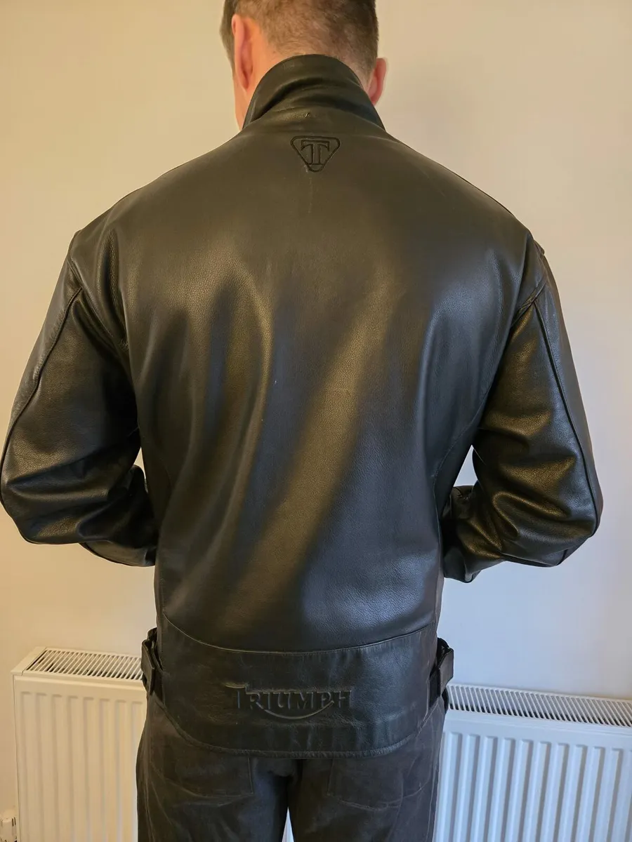 Triumph leather motorcycle jacket L - Image 2