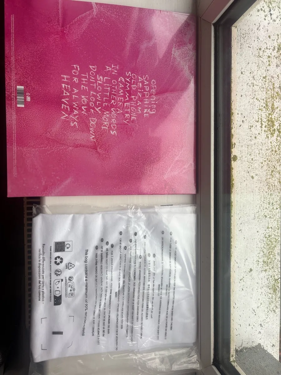 Ed Sheeran vinyl record with t shirt - Image 2