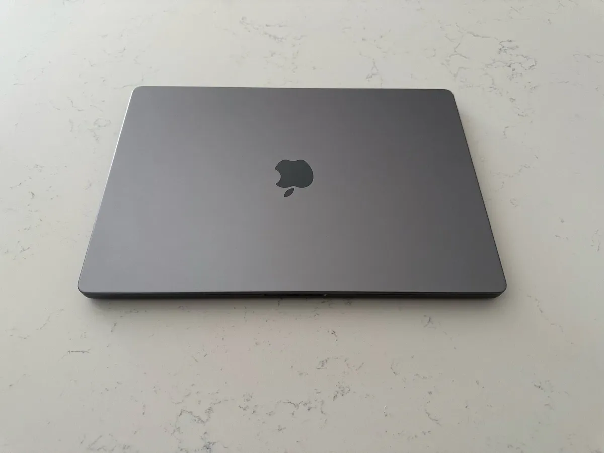 Apple MacBook Pro 16 m1 - Image 2