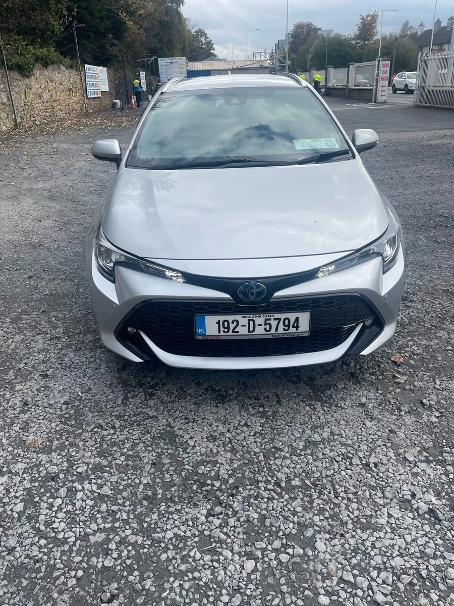 Toyota Corolla 1.8 hybrid - Image 2