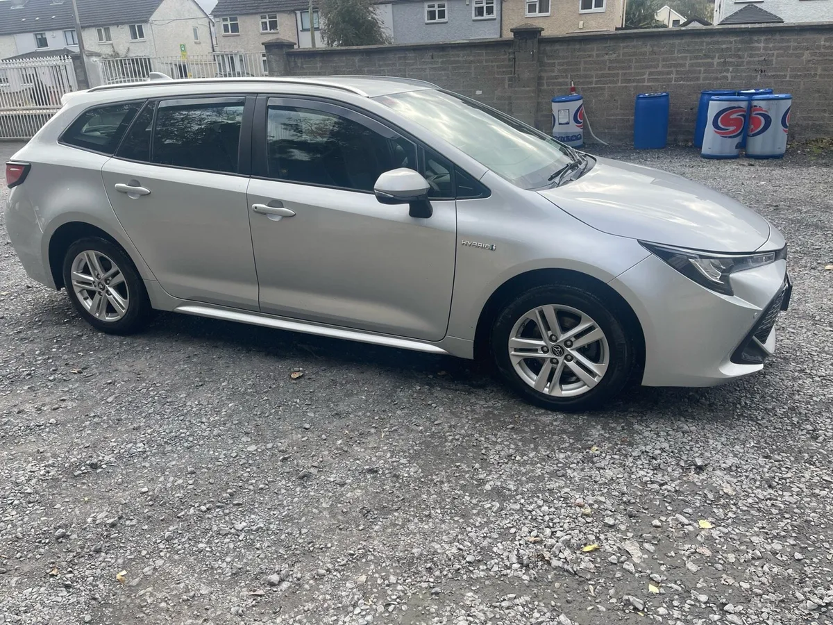 Toyota Corolla 1.8 hybrid - Image 4