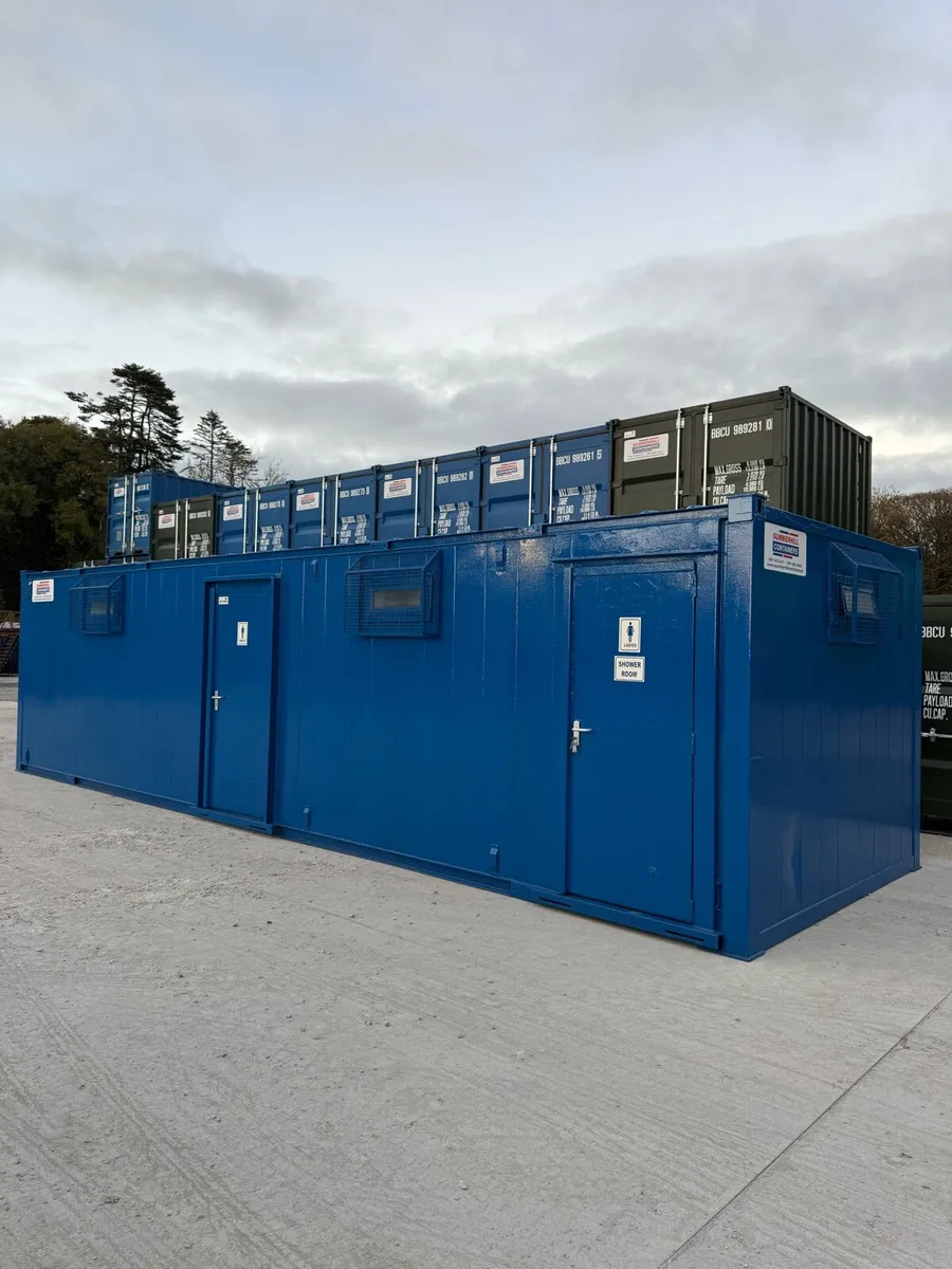 Large toilet block/ shower - Image 2