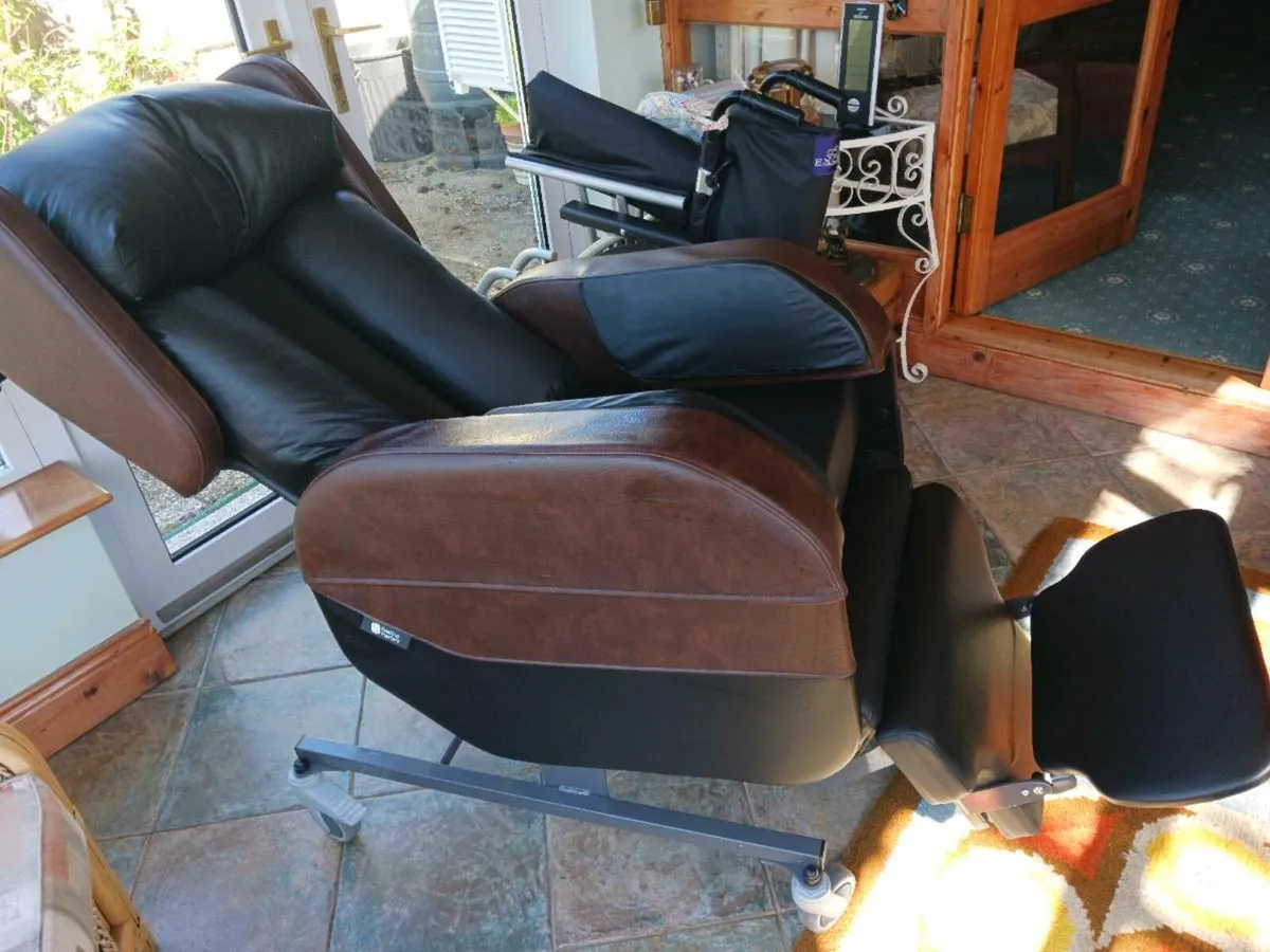 Serrento2 wheeled chair - Image 4