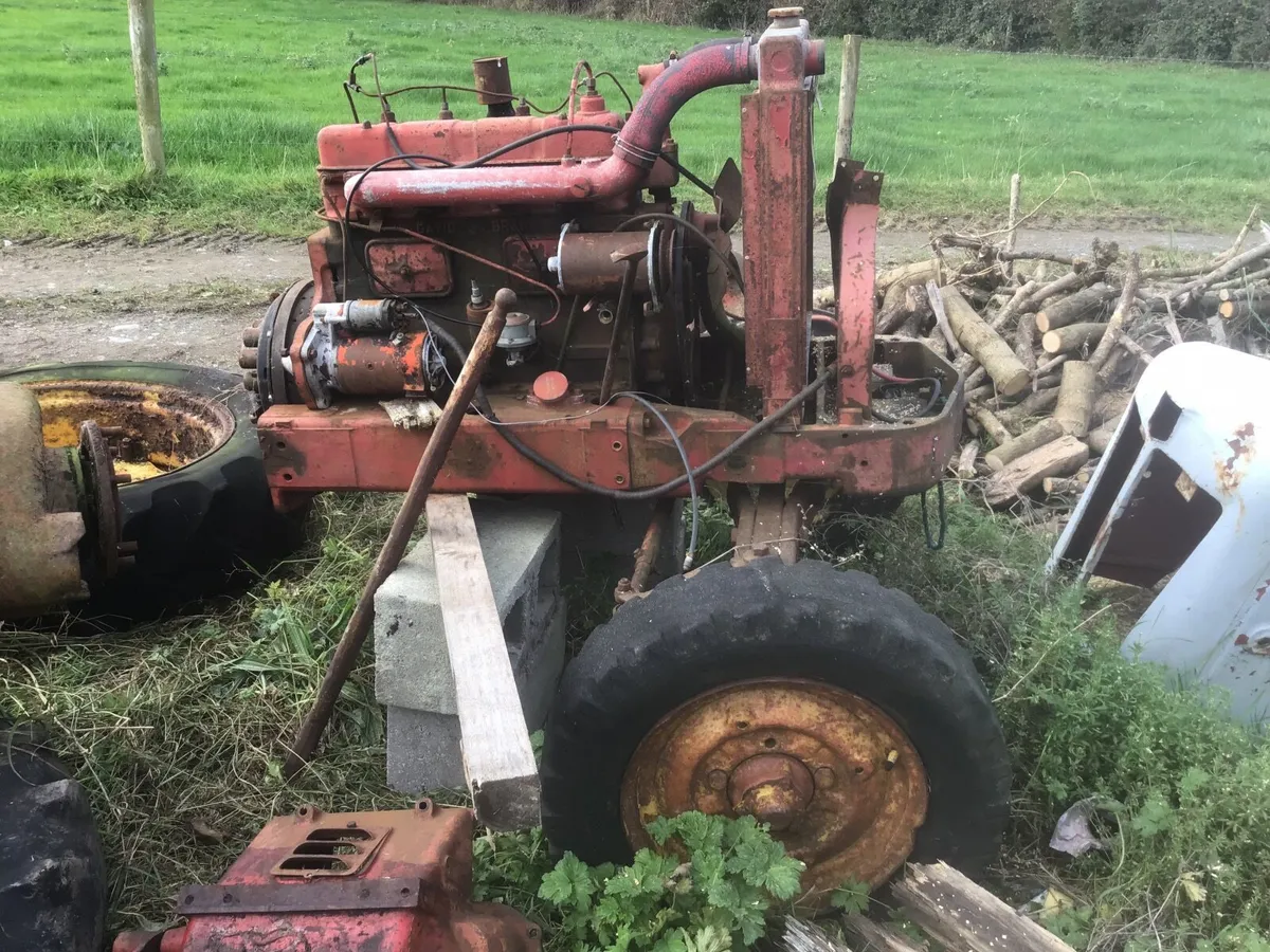 David Brown 990 Vintage tractor engine and bonnet - Image 2