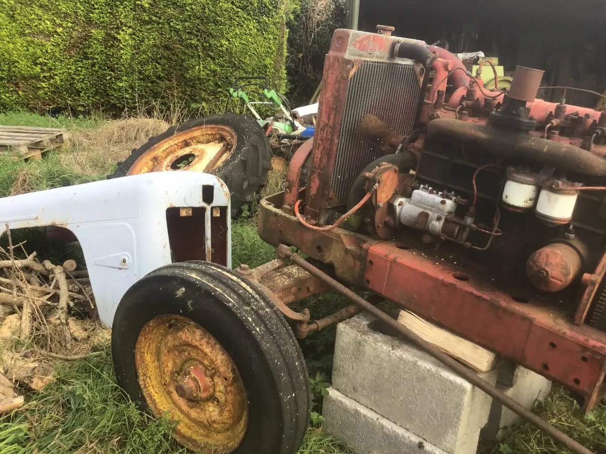 David Brown 990 Vintage tractor engine and bonnet - Image 3