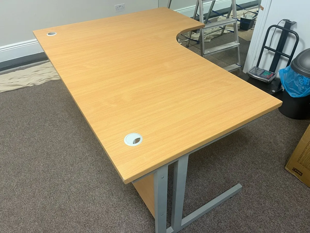 Office desk - Image 1