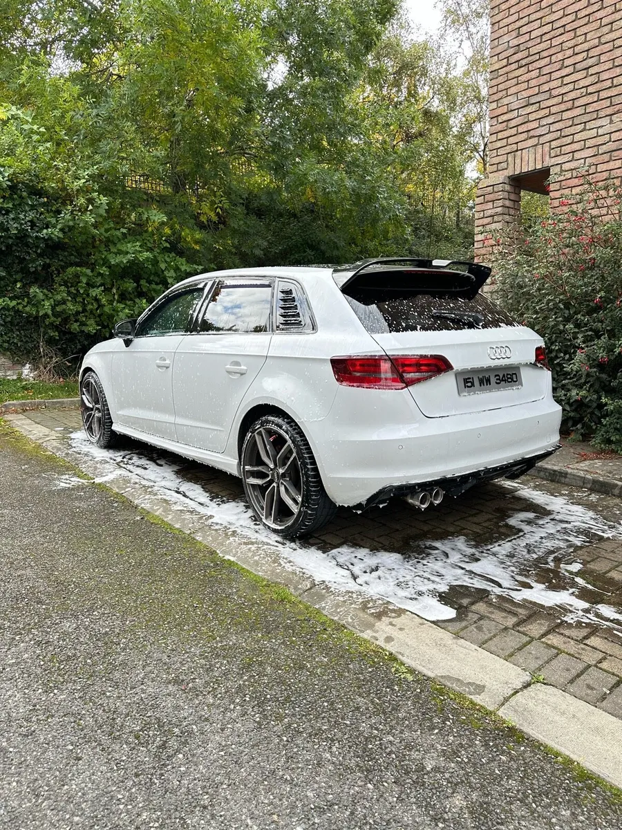Car - Image 1