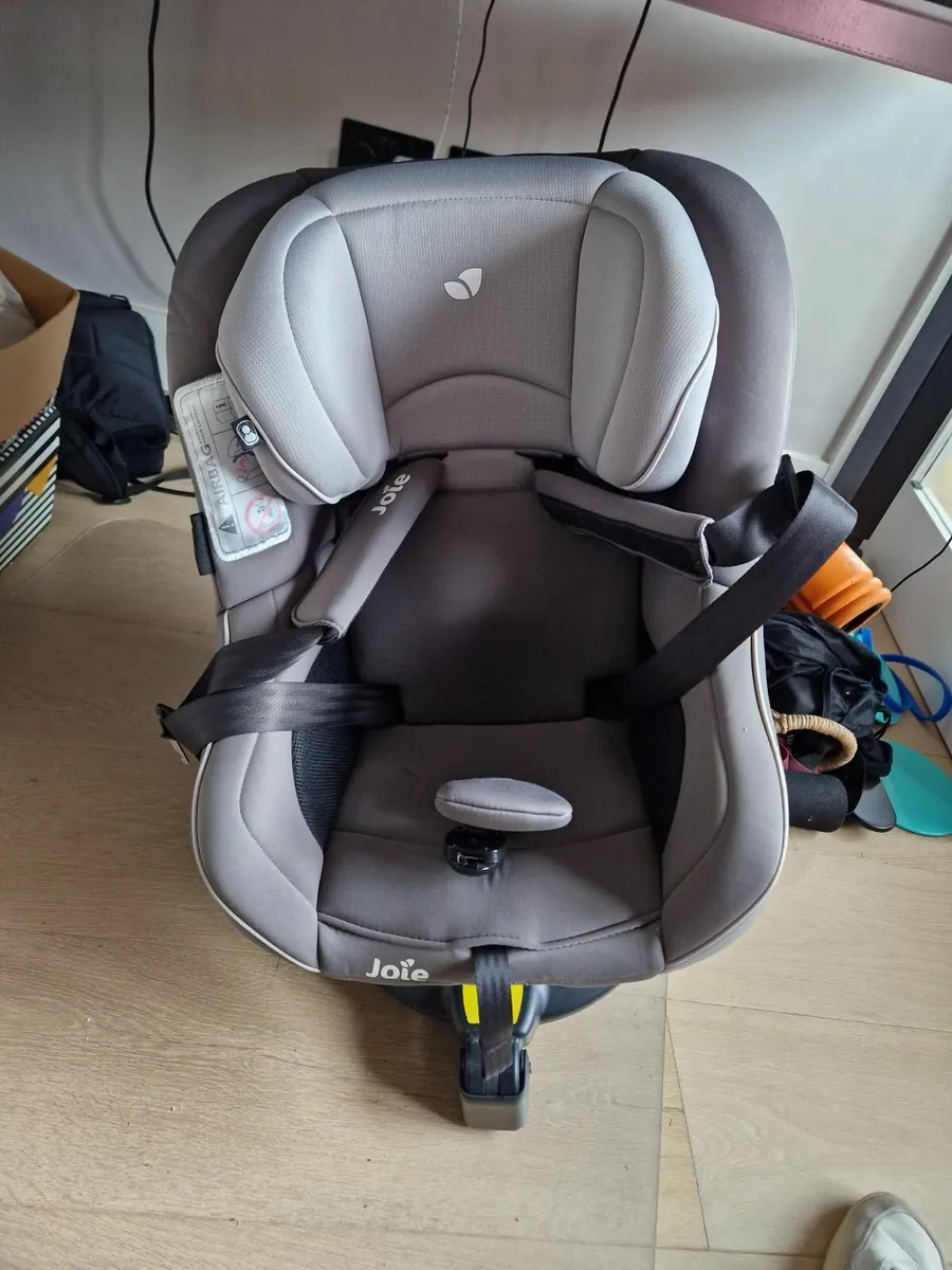 Children's car seat - Image 1