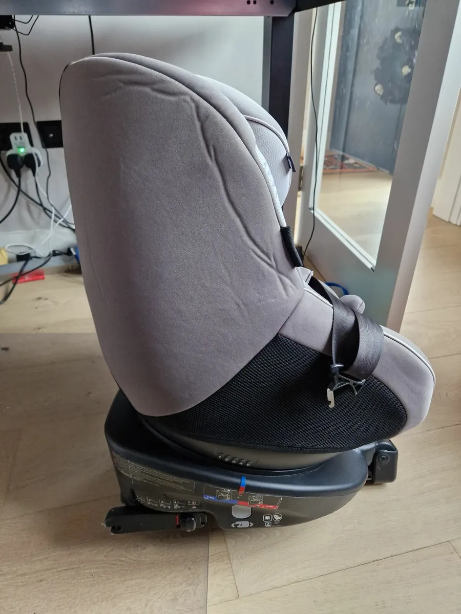 Children's car seat - Image 2