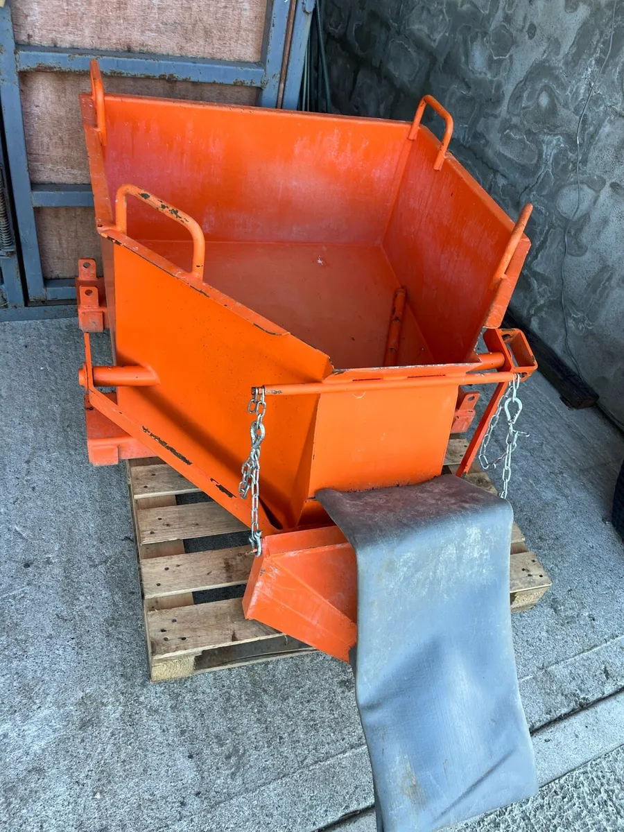 Concrete skip - Image 1