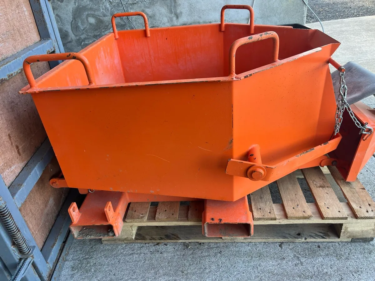 Concrete skip - Image 2