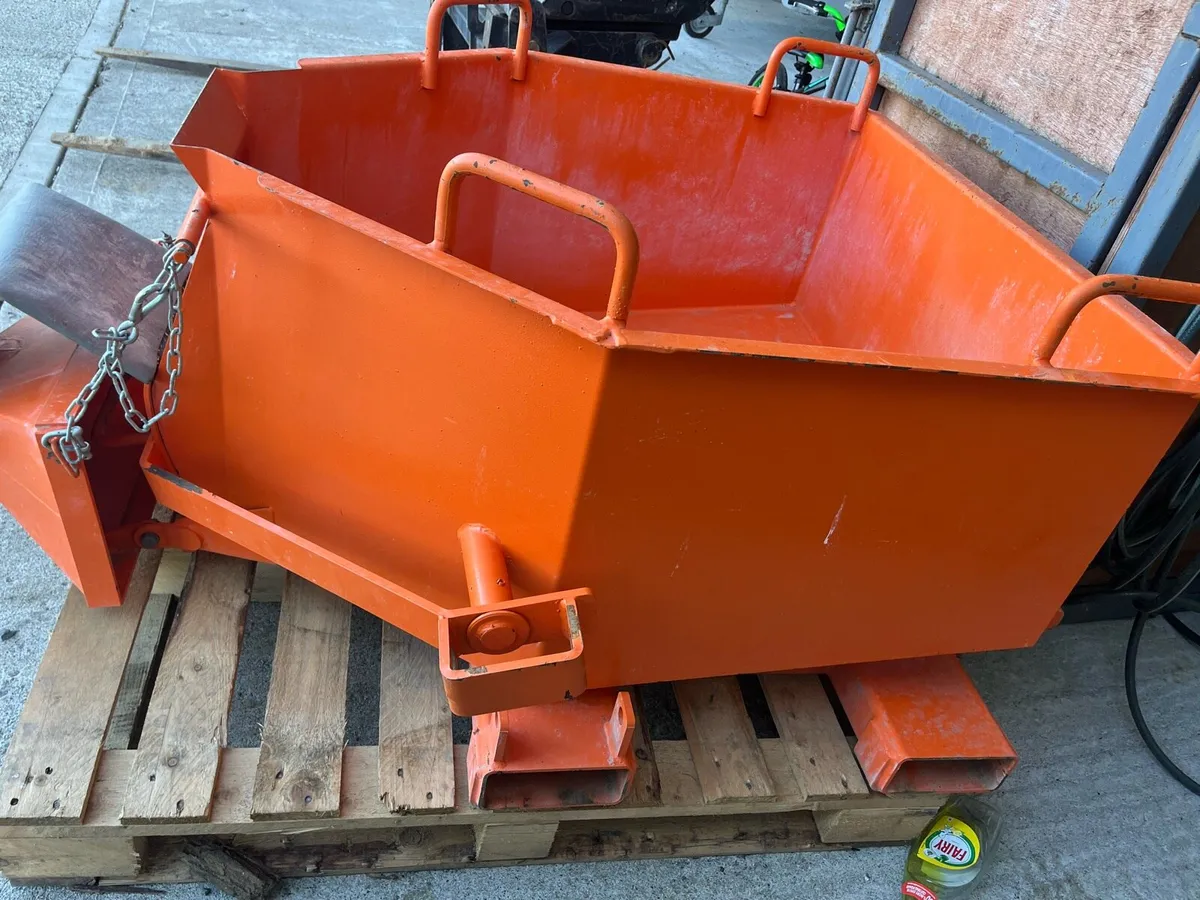 Concrete skip - Image 3