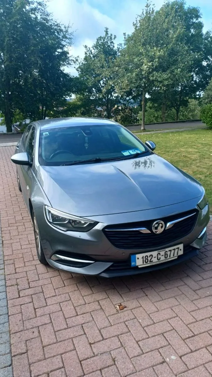 Insignia 2018 - Image 1