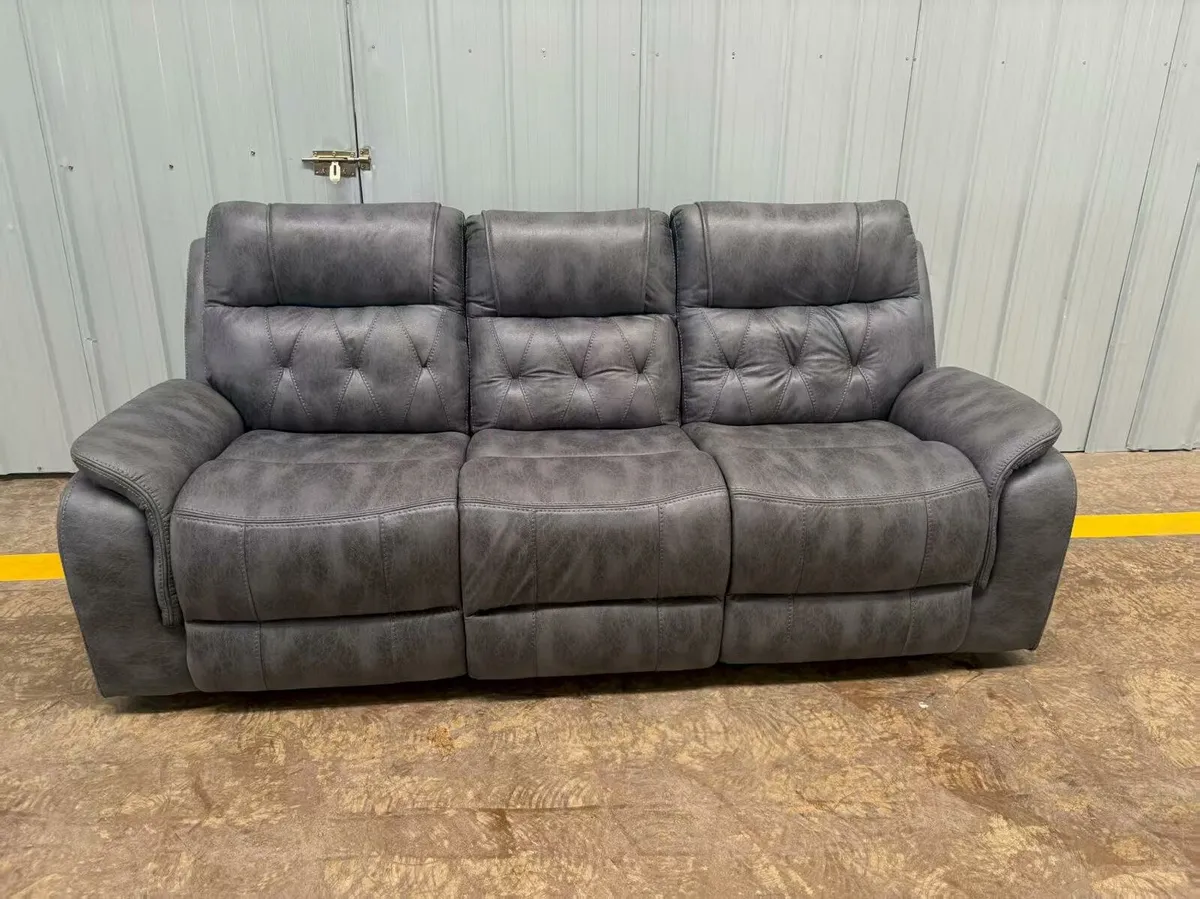 Valenica leather recliners - Image 2