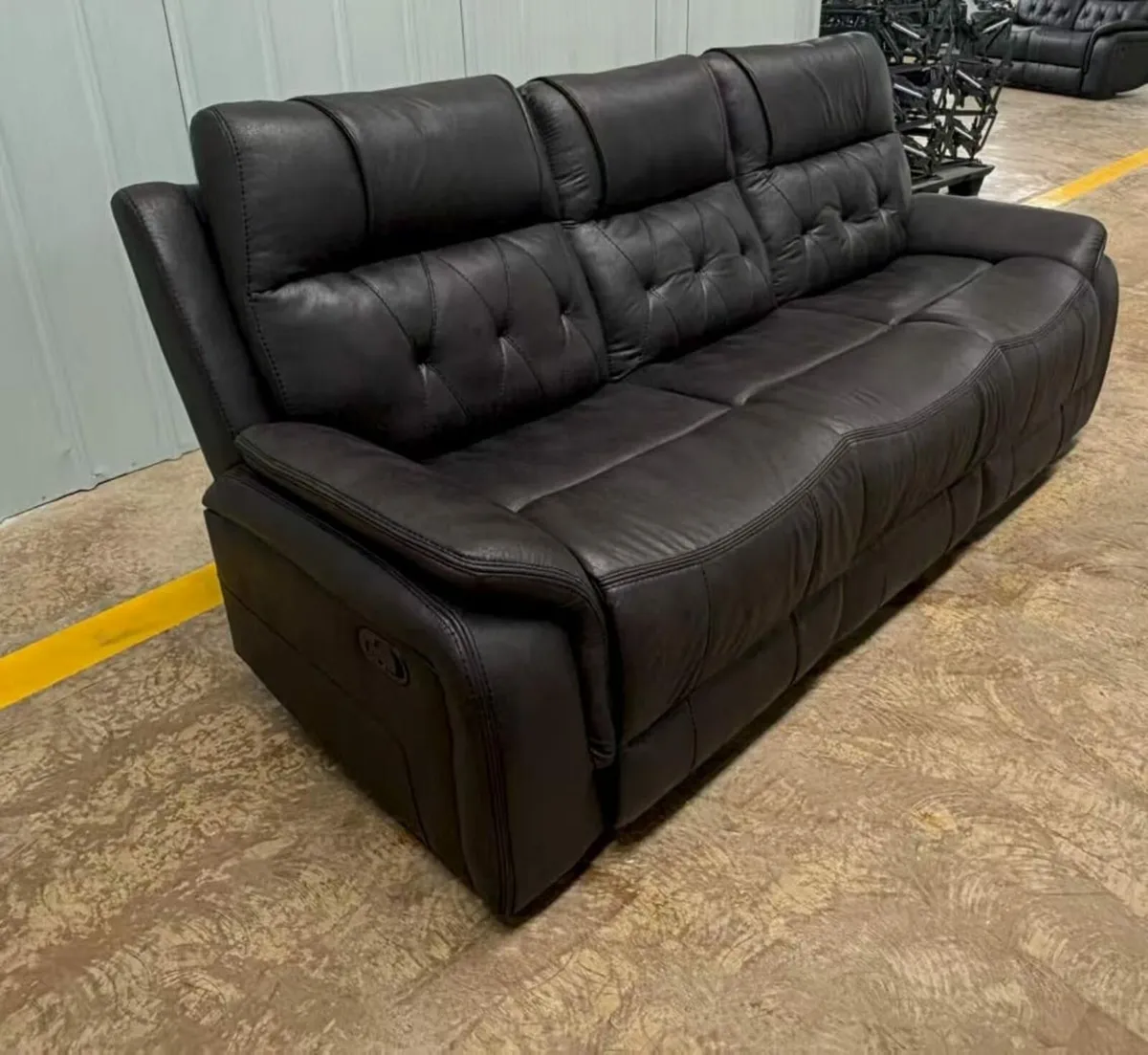 Valenica leather recliners - Image 3