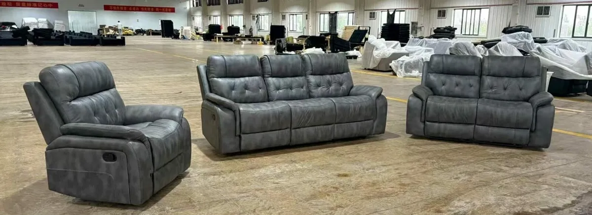Valenica leather recliners - Image 1