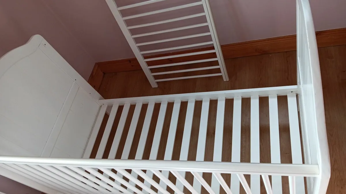Cot bed - Image 3