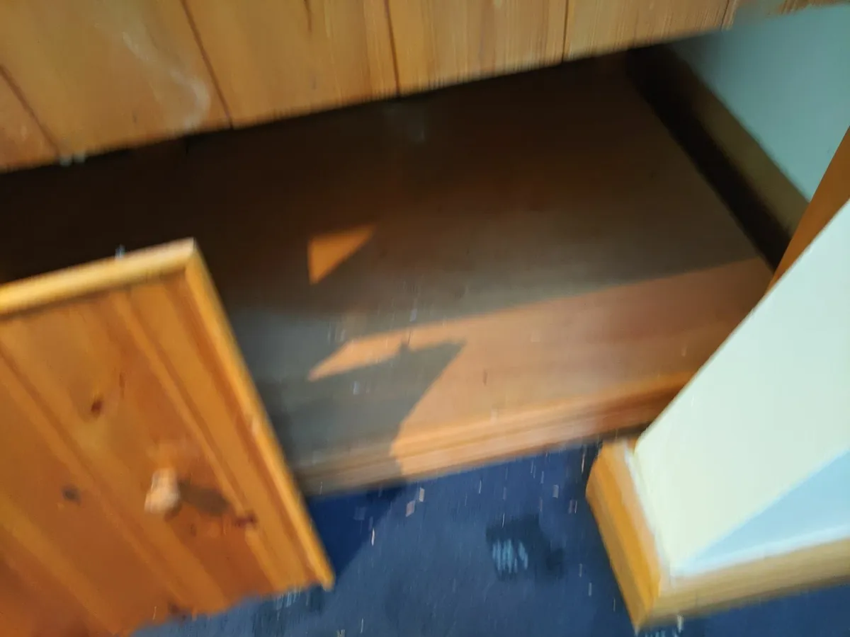 Belfast sink and solid wood freestanding unit - Image 2