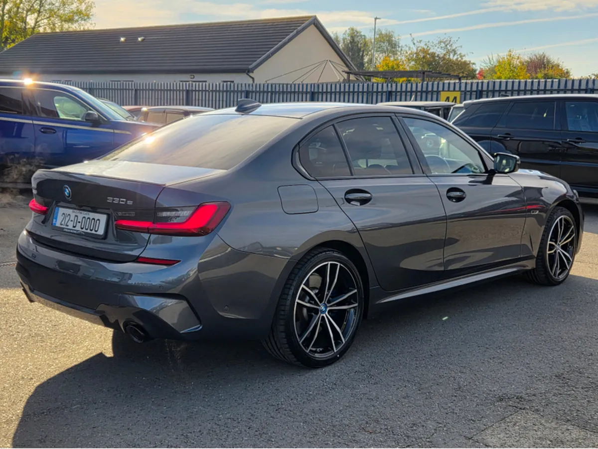 BMW 3-Series M-SPORT PRO EDITION X-DRIVE AUTO - Image 3