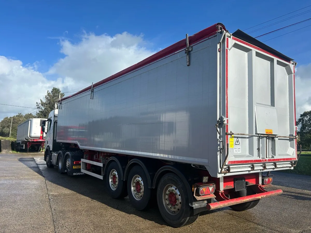 Wilcox tipping trailer - Image 3