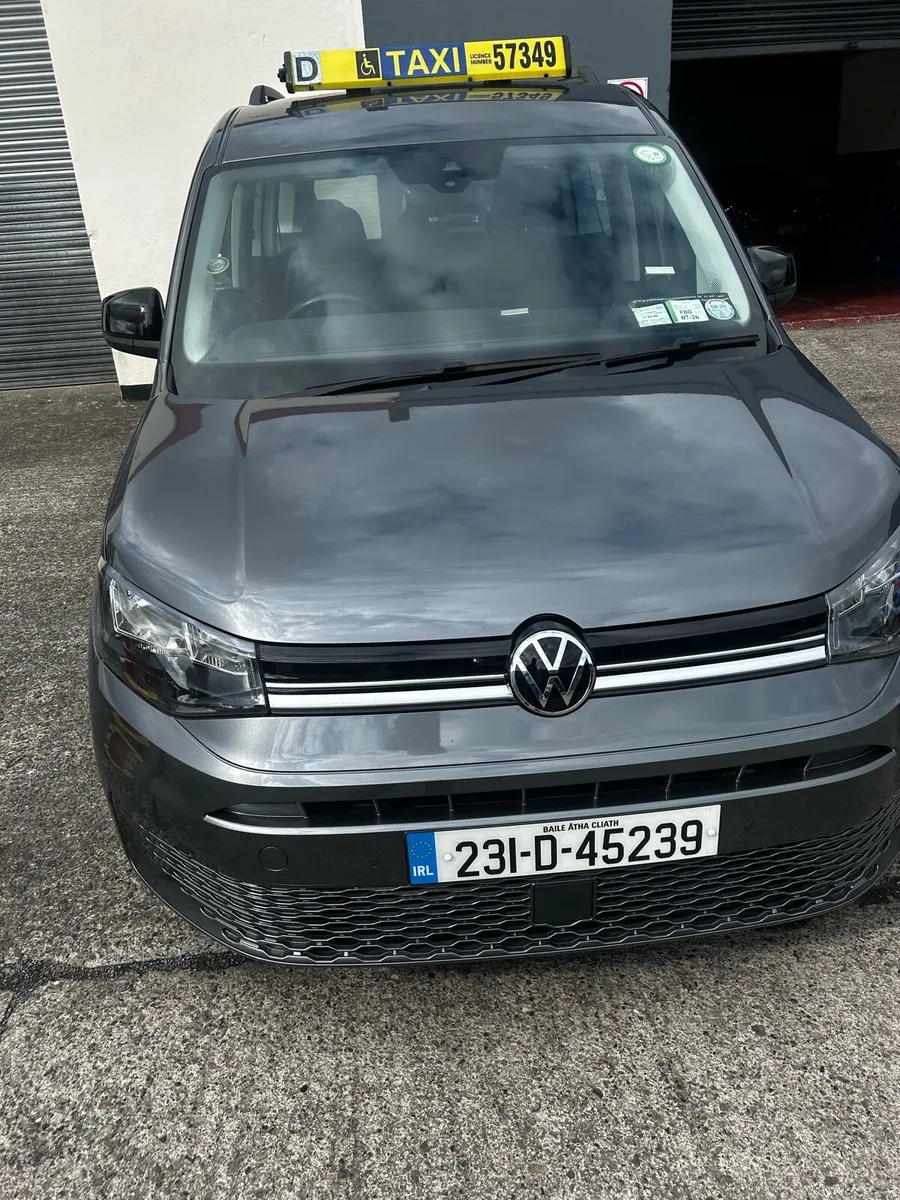 Taxi rental Vw caddy long Term 231 D auto - Image 3