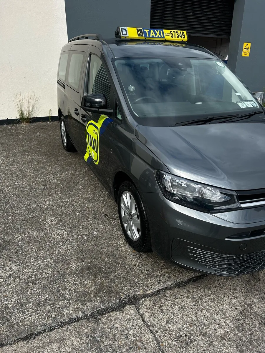 Taxi rental Vw caddy long Term 231 D auto - Image 4