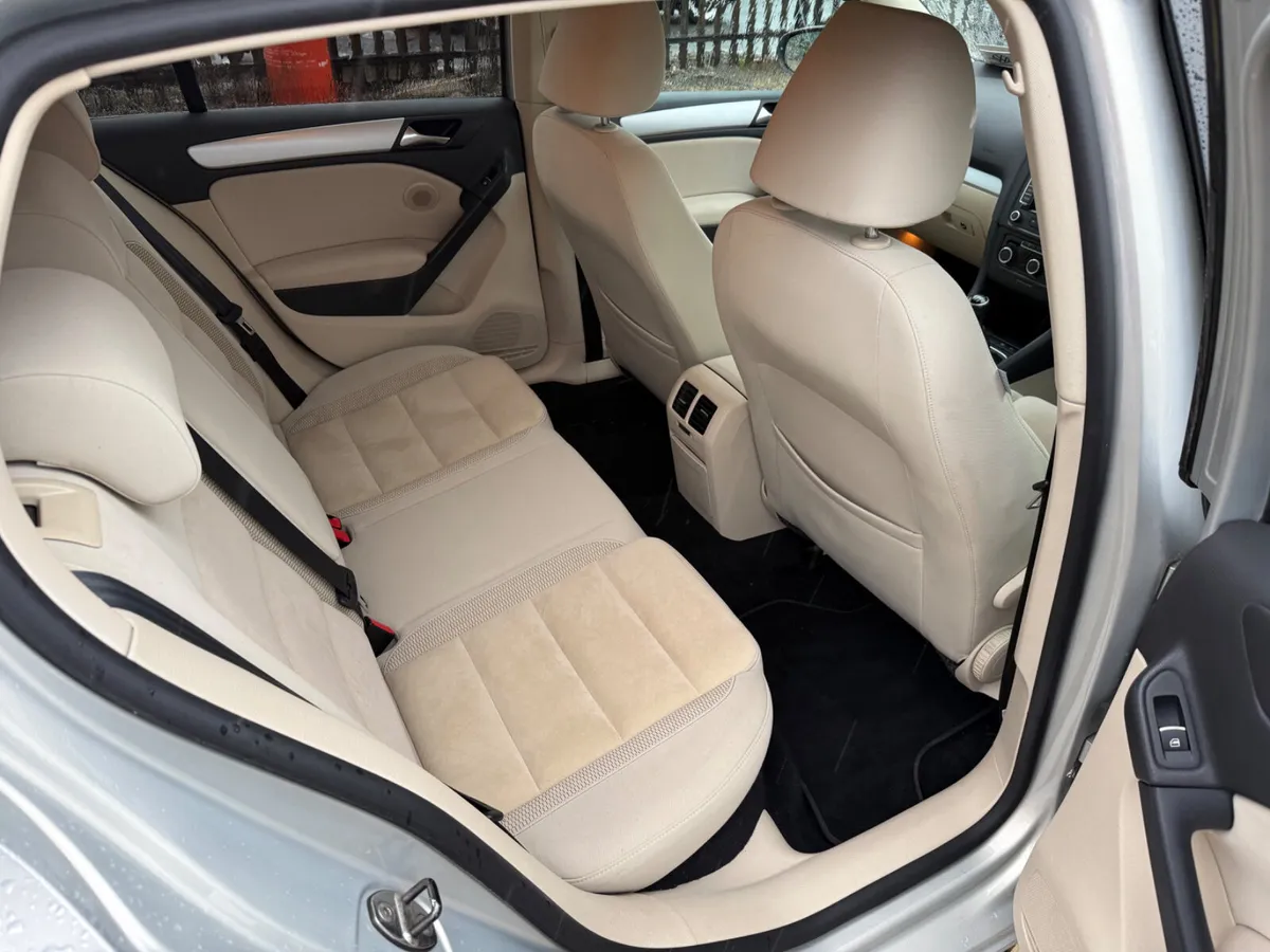 VOLKSWAGEN GOLF  2012 - 1.2 TSi - MANUAL - Image 4