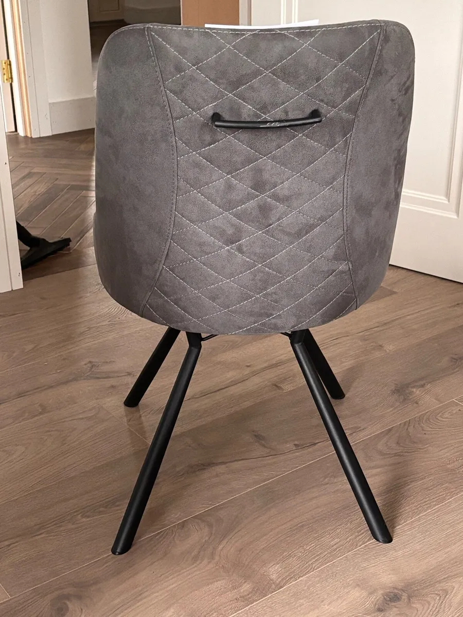 4 high stools & 5 matching dinning chairs - Image 3