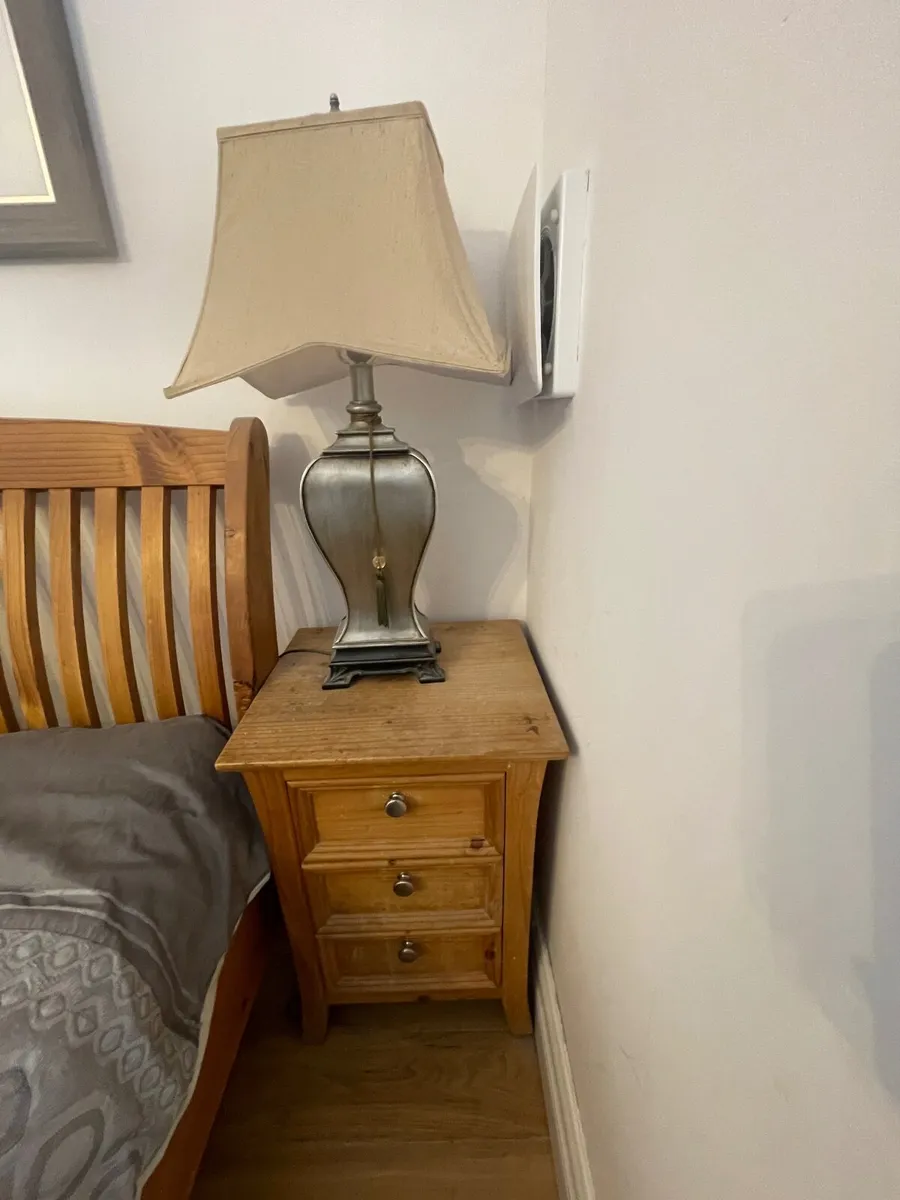 Bed & light & bedside table - Image 2