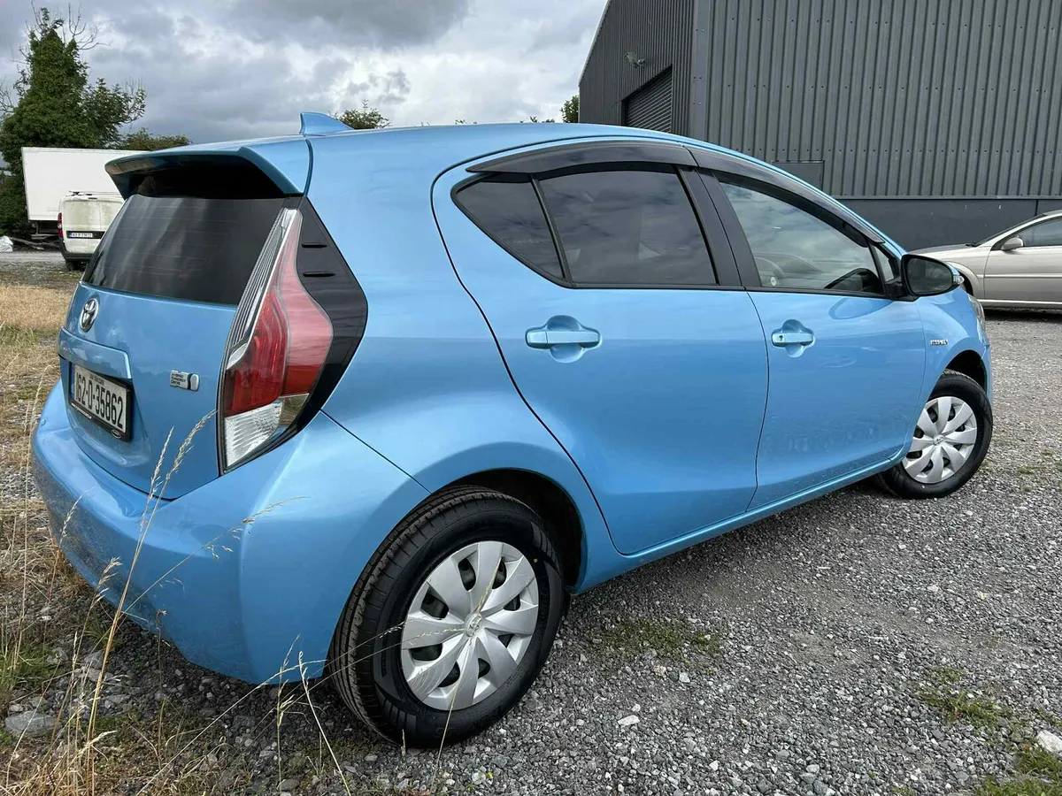 Toyota Aqua Sefl Charging 2016 - Image 3
