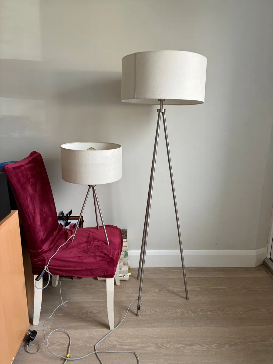 Tripod lamp set