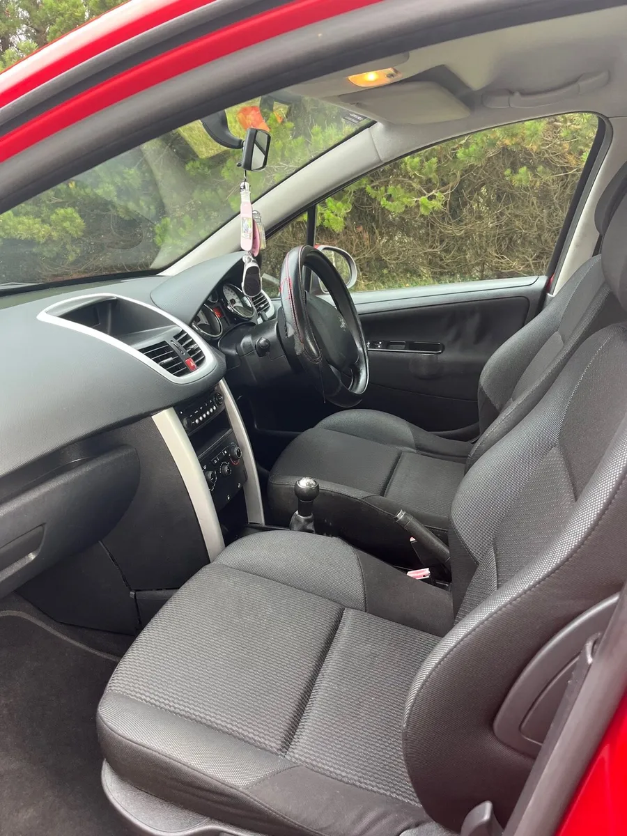 Peugeot 207 2012 - Image 2