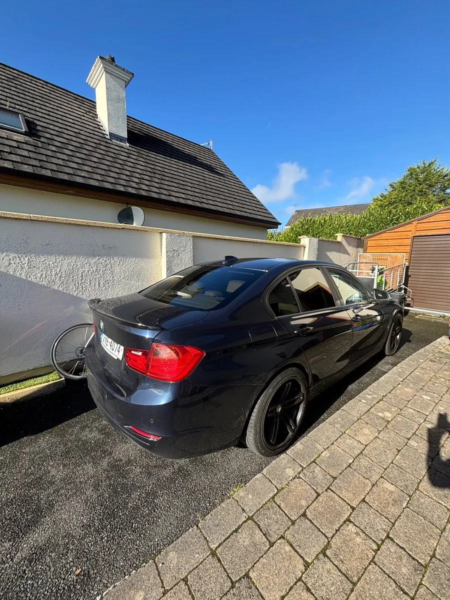 BMW 3-Series 2012 - Image 3