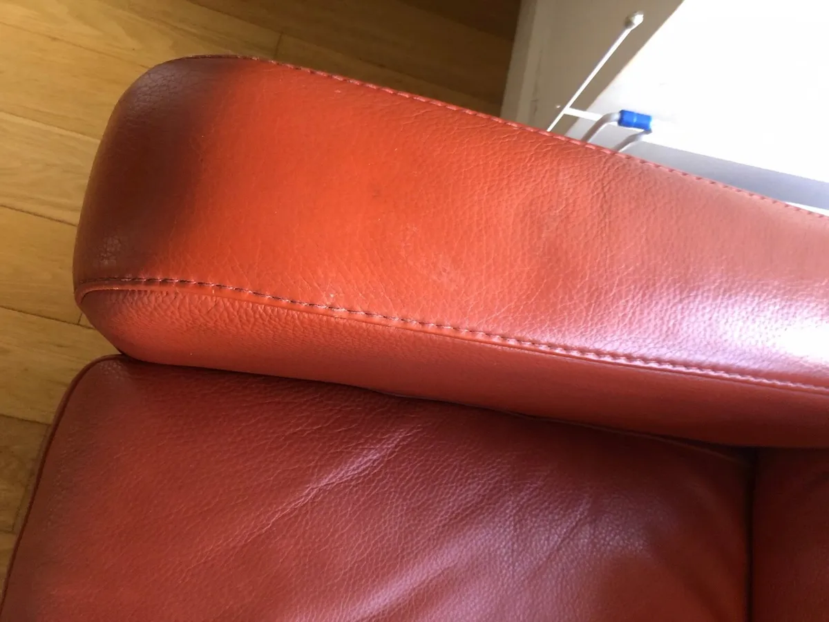 2 seater leather sofa - Image 4