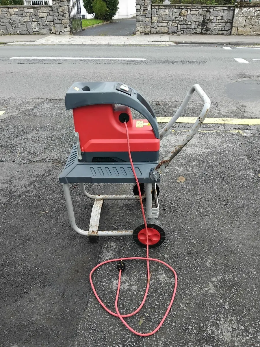 Wood chipper read add priced - Image 1