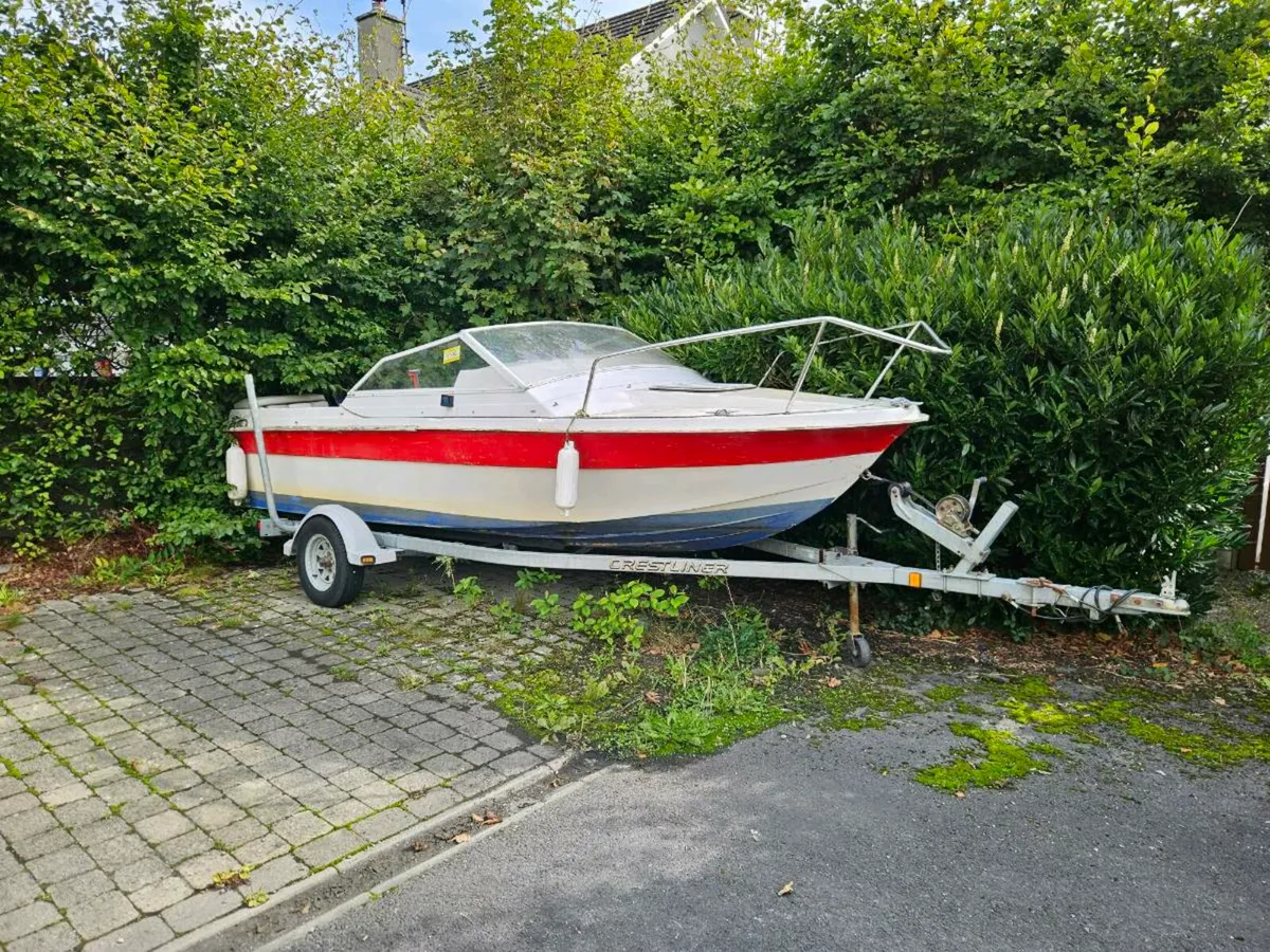 17ft Speedboat with trailer - Image 1