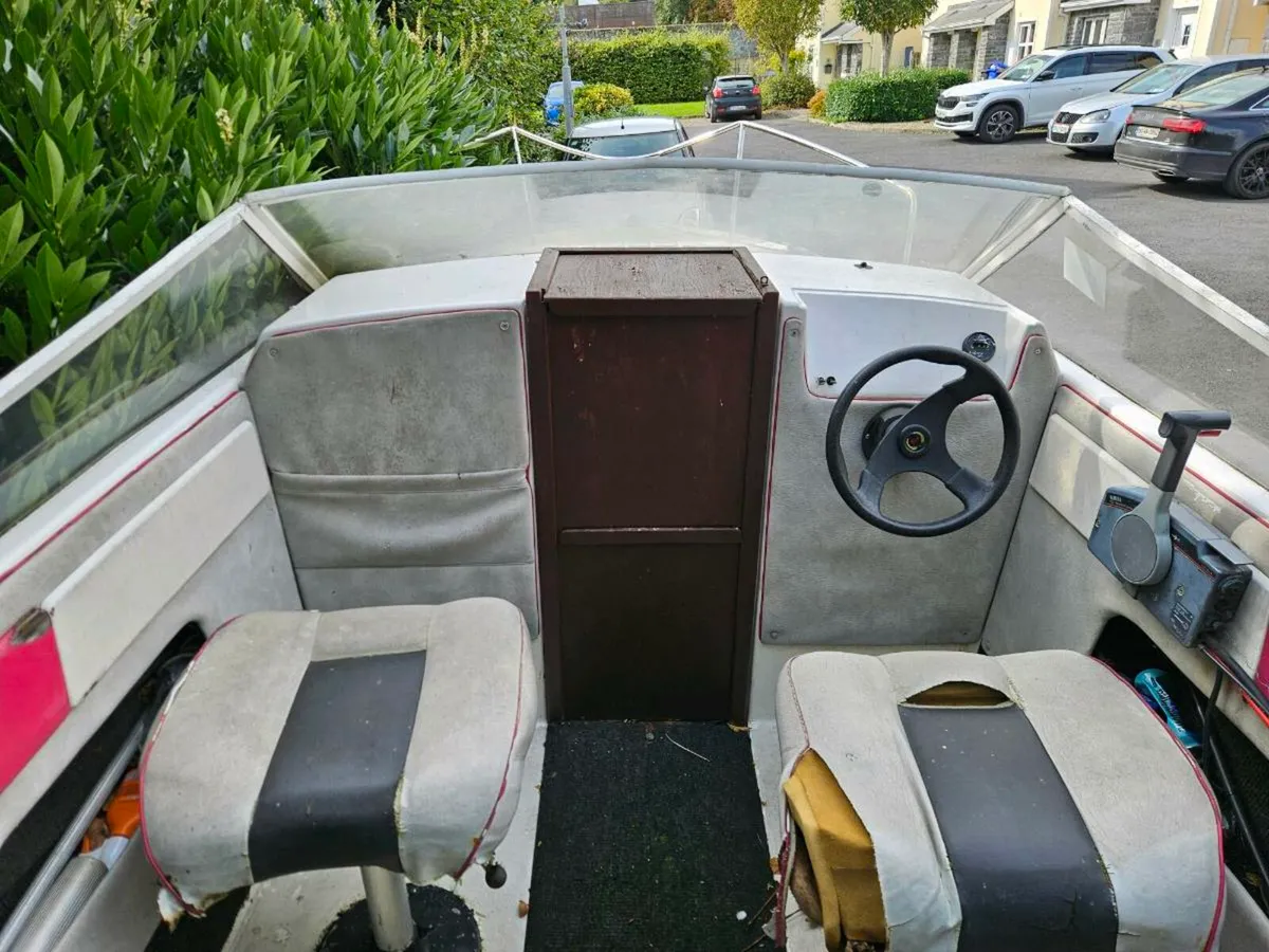 17ft Speedboat with trailer - Image 3