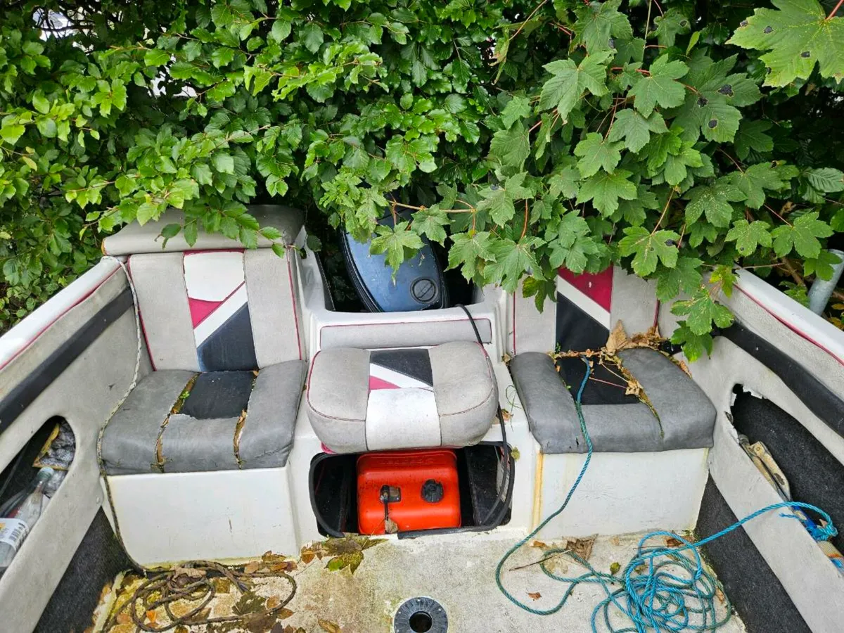 17ft Speedboat with trailer - Image 4