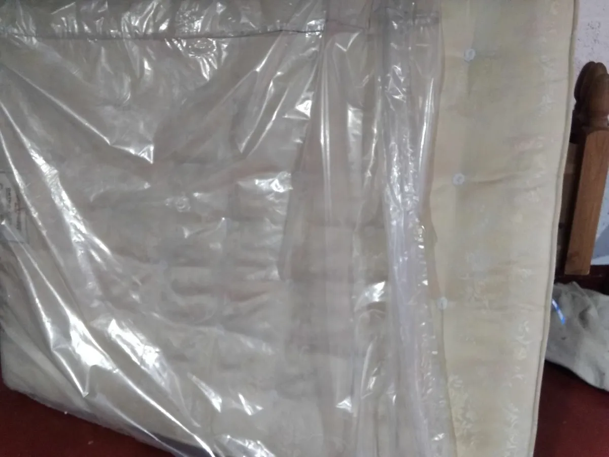 Bed , king size with mattress - Image 3