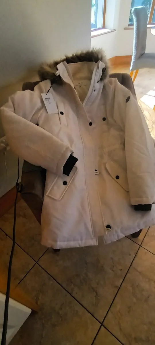 Ladies coats - Image 3