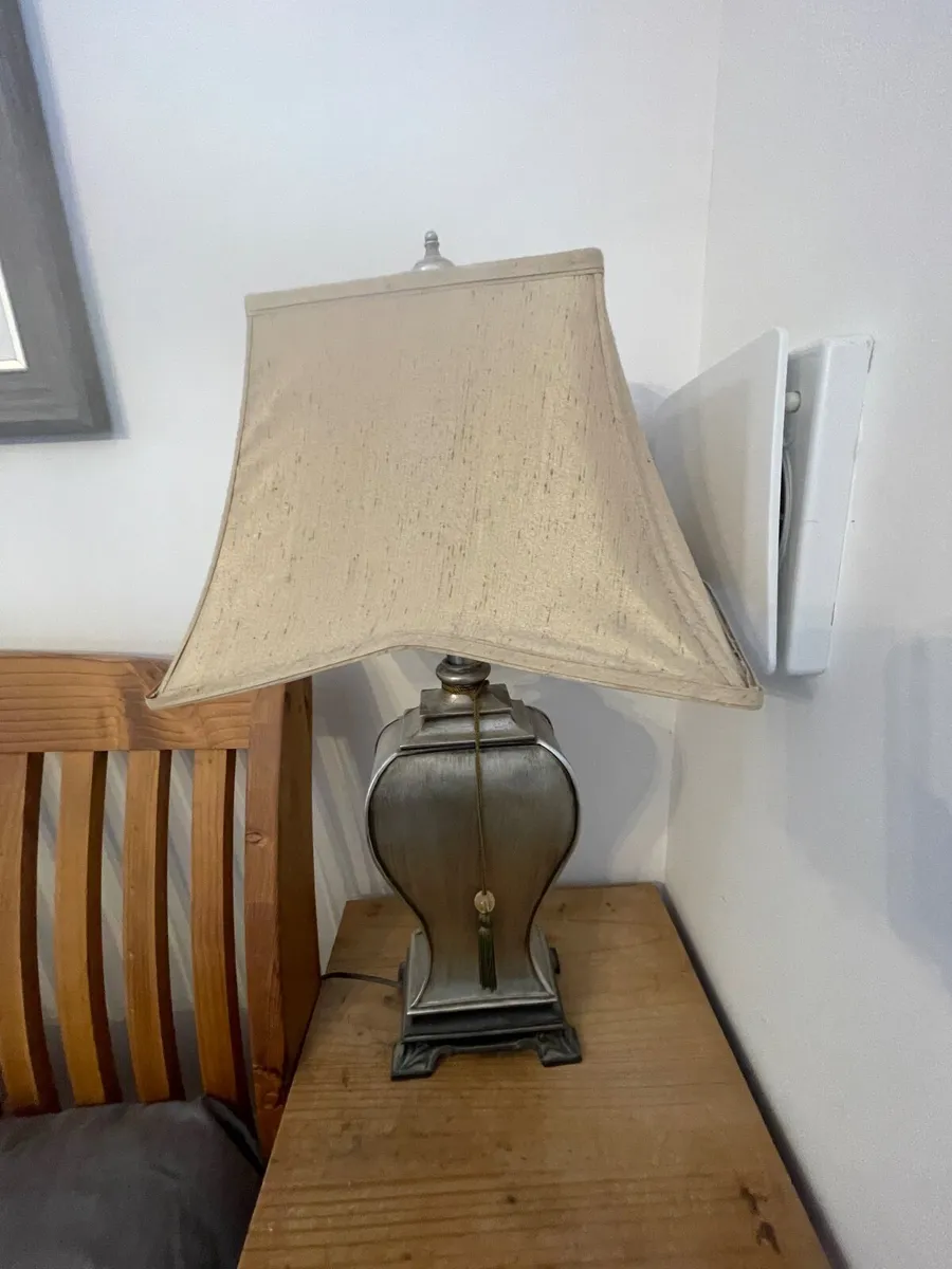 Bed & light & bedside table - Image 4