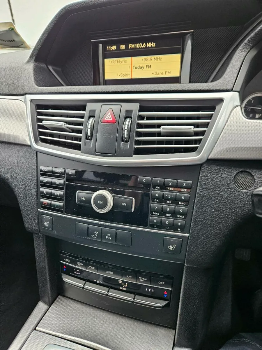 2011 Mercedes E 220 CDI - Image 2