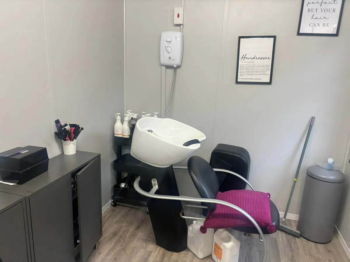 20ft Anti Vandal office / Hair salon - Image 4