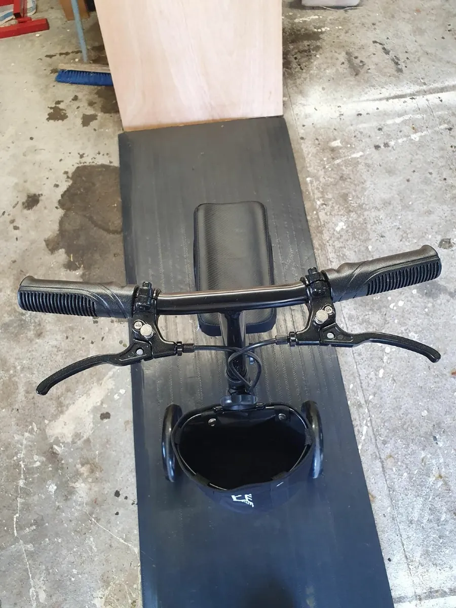 Mobility scooter - Image 1