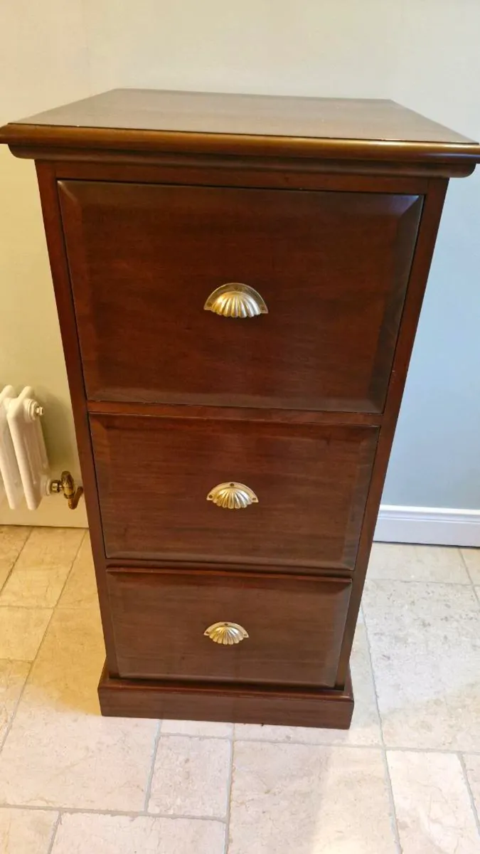 3 Drawer Wooden Filing Cabinet - Image 1